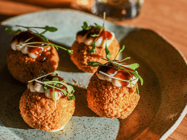 Drinks e petiscos do happy hour no Rivière